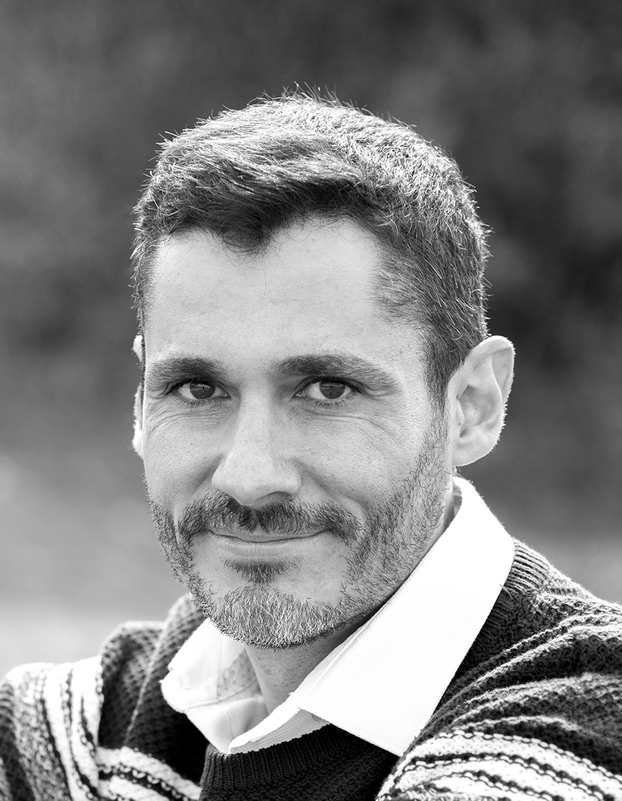 Retrato de Andrés Sardinero en blanco y negro